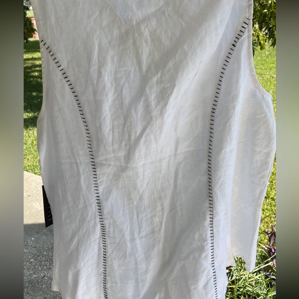 Women’s sleeveless top. Size is XL - Picture 4 of 8